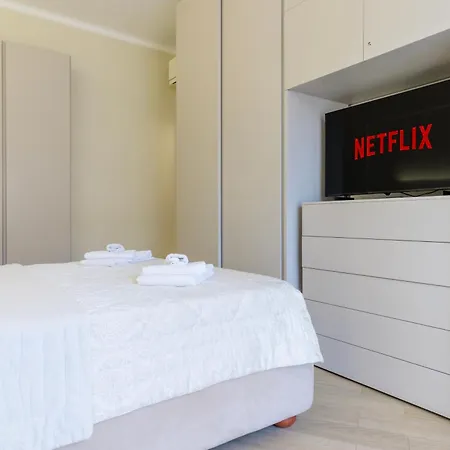 Metro Racconigi - Elegante - Netflix E Wi-fi